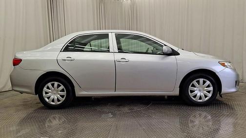 Classic Silver Metallic 2009 Toyota Corolla LE
