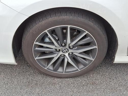 2023 Toyota Camry Hybrid XLE