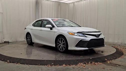 2023 Toyota Camry Hybrid XLE