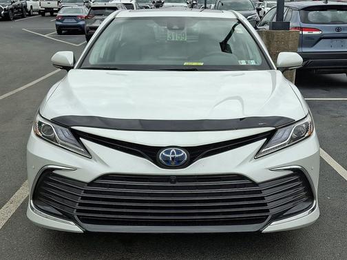 2023 Toyota Camry Hybrid XLE