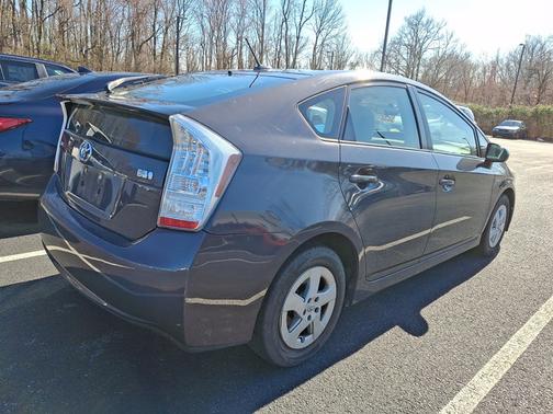 2010 Toyota Prius III
