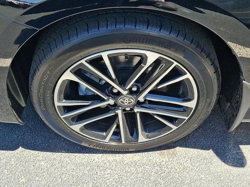 Midnight Black Metallic 2026 Toyota Camry XLE