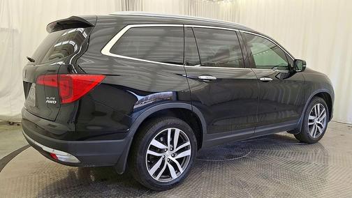 Crystal Black Pearl - BX 2017 Honda Pilot Elite