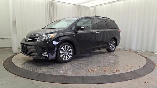 2020 Toyota Sienna Limited Premium
