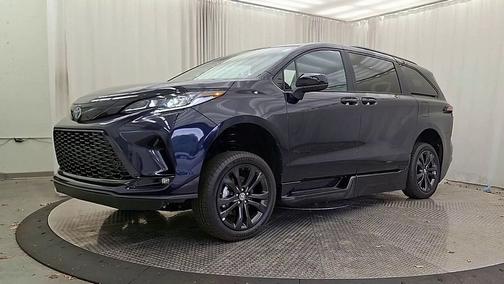 2025 Toyota Sienna XSE