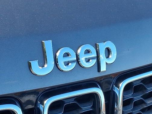 2019 Jeep Grand Cherokee Laredo
