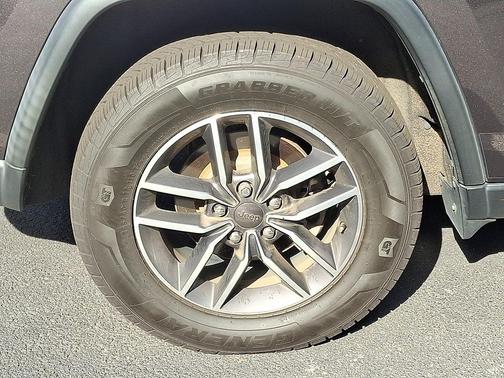 2019 Jeep Grand Cherokee Laredo