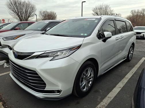 2025 Toyota Sienna Limited