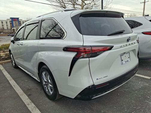2025 Toyota Sienna Limited