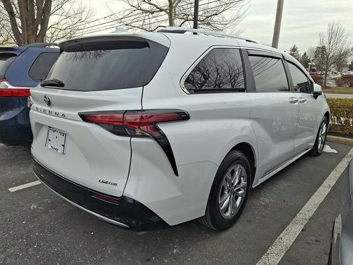 2025 Toyota Sienna Limited