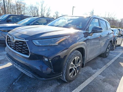 2025 Toyota Highlander Hybrid XLE