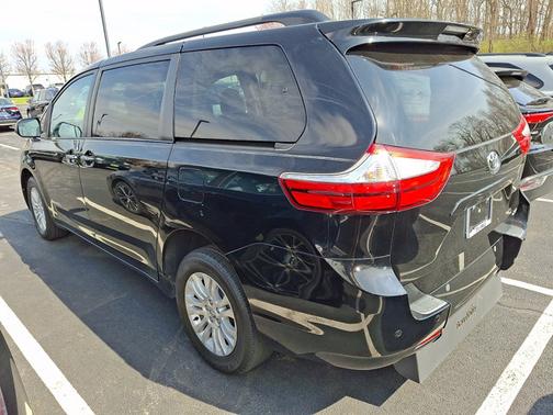 2015 Toyota Sienna XLE
