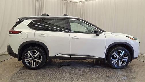 Pearl White Tricoat/Super Black 2021 Nissan Rogue Platinum