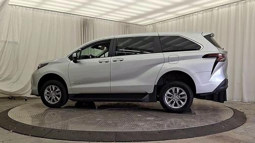 Celestial Silver Metallic 2024 Toyota Sienna LE