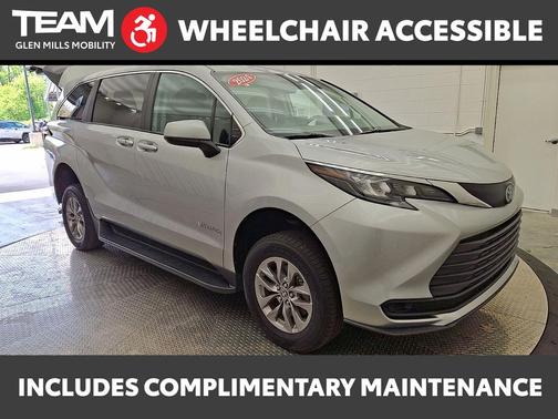 Celestial Silver Metallic 2024 Toyota Sienna LE