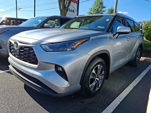 2025 Toyota Highlander Hybrid XLE