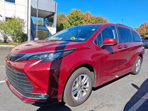 2024 Toyota Sienna XLE 7 Passenger