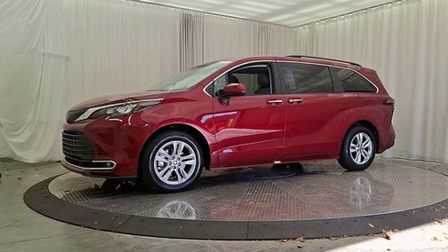 2024 Toyota Sienna XLE 7 Passenger