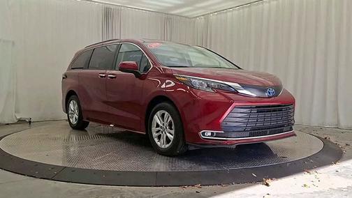 2024 Toyota Sienna XLE 7 Passenger