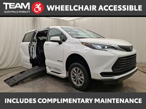 2025 Toyota Sienna LE