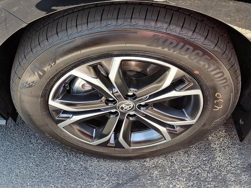 Midnight Black Metallic 2026 Toyota Sienna Platinum