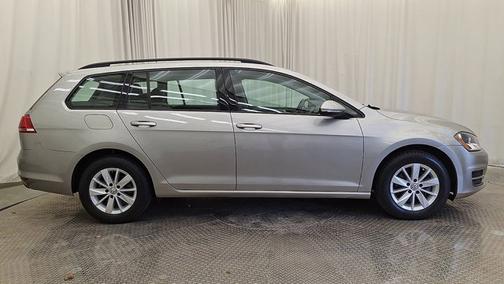 2016 Volkswagen Golf SportWagen TSI S 4-Door