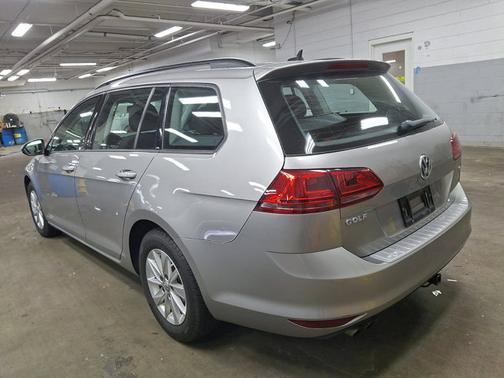 2016 Volkswagen Golf SportWagen TSI S 4-Door