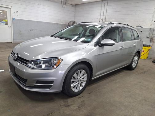 2016 Volkswagen Golf SportWagen TSI S 4-Door