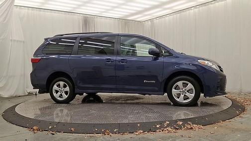 2019 Toyota Sienna LE