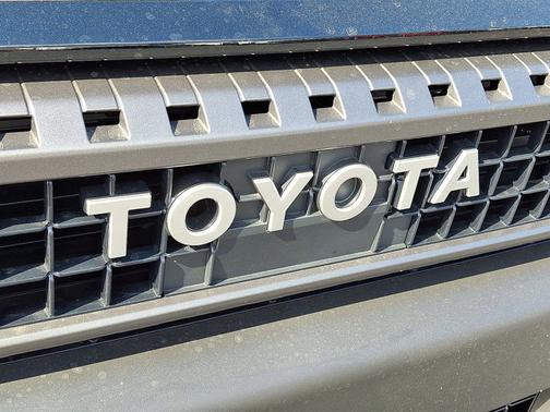 2025 Toyota Land Cruiser 
