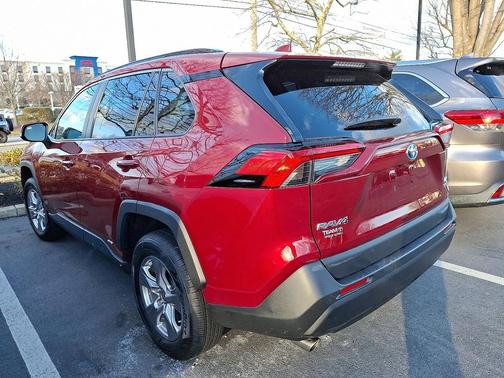 2022 Toyota RAV4 Hybrid LE