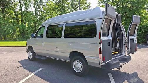 2011 Ford E350 Super Duty XL