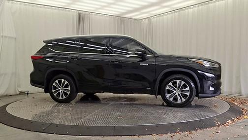 2020 Toyota Highlander Hybrid XLE