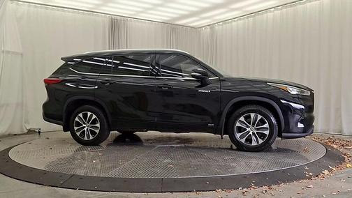 2020 Toyota Highlander Hybrid XLE