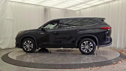2020 Toyota Highlander Hybrid XLE