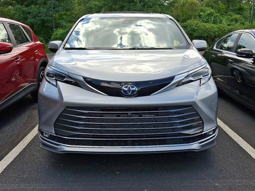 2021 Toyota Sienna Platinum 7 Passenger