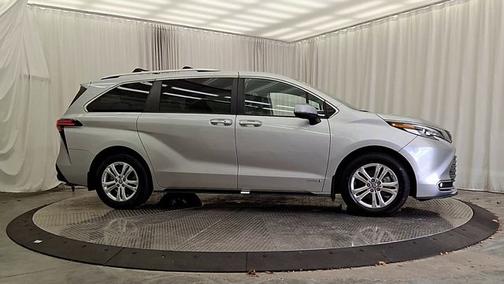2021 Toyota Sienna Platinum 7 Passenger