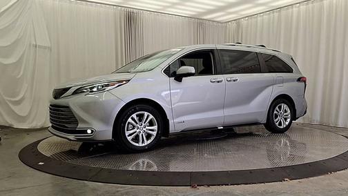 2021 Toyota Sienna Platinum 7 Passenger