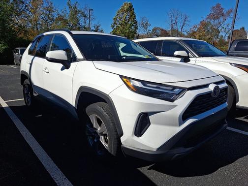 2022 Toyota RAV4 Hybrid XLE