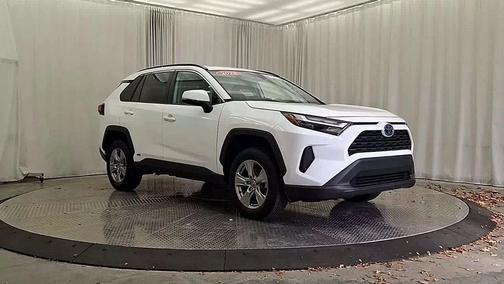 2022 Toyota RAV4 Hybrid XLE
