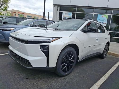 Wind Chill Pearl 2026 Toyota bZ XLE