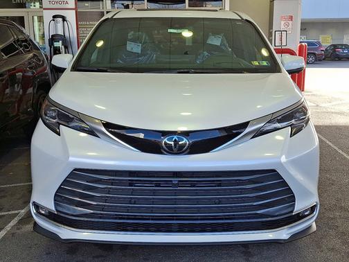 2026 Toyota Sienna Platinum