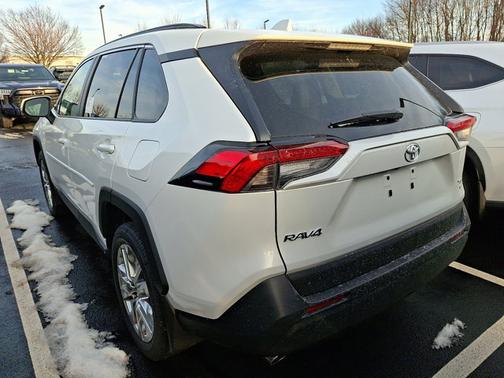 2025 Toyota RAV4 XLE Premium