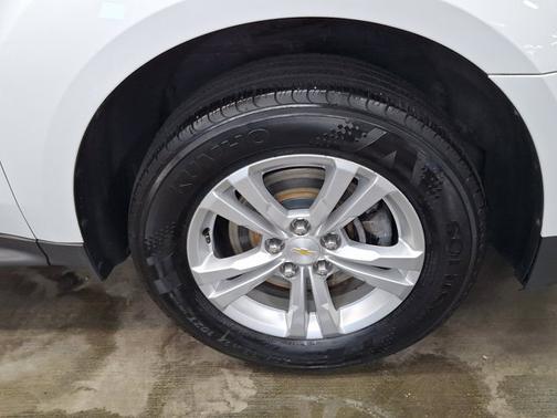 Summit White 2015 Chevrolet Equinox 1LT