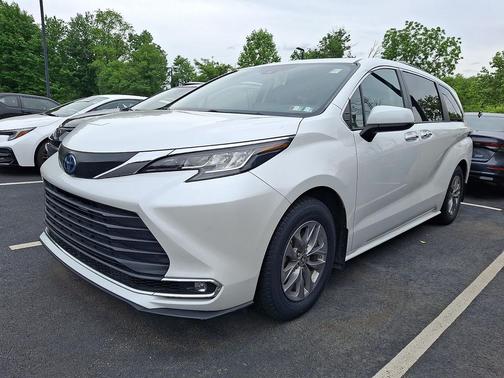 Wind Chill Pearl 2023 Toyota Sienna XLE