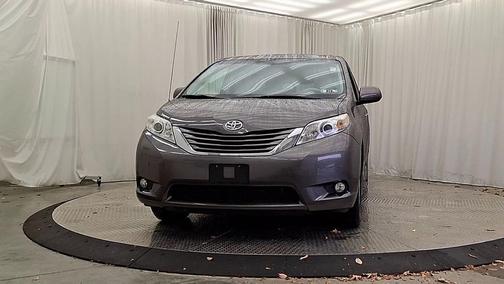 2013 Toyota Sienna XLE