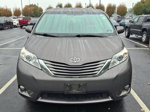 2013 Toyota Sienna XLE