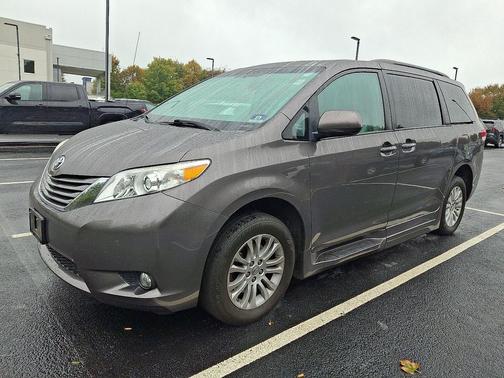 2013 Toyota Sienna XLE