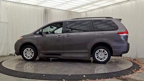 2013 Toyota Sienna XLE