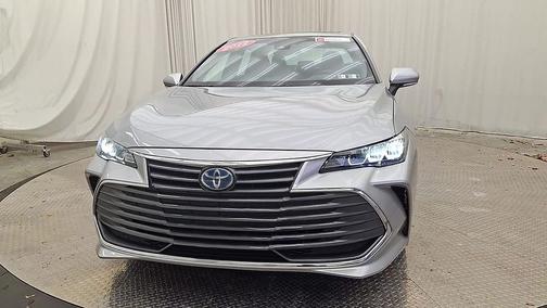 2022 Toyota Avalon Hybrid XLE